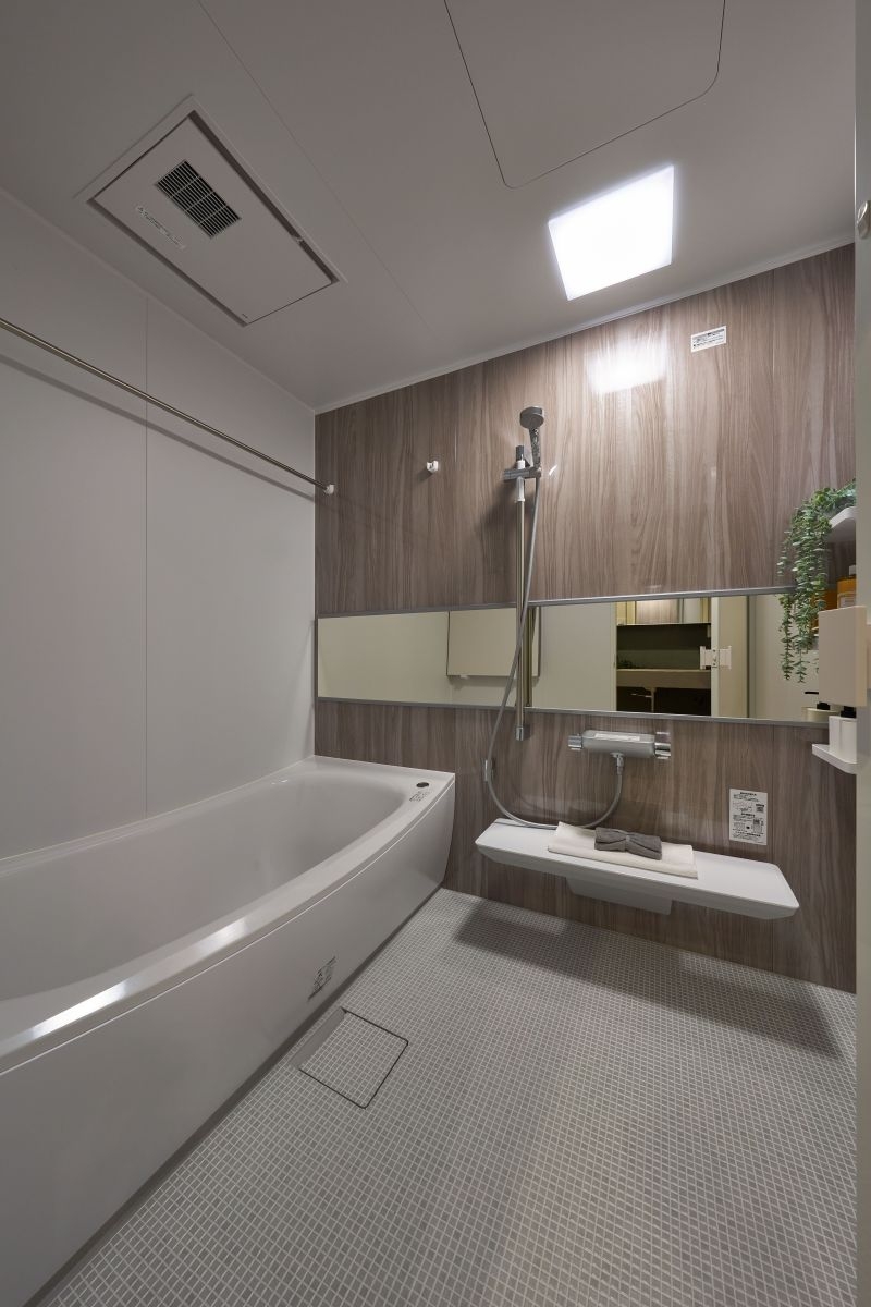bathroom06.jpg